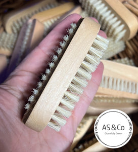 Wooden 2-Sided Nail Brush Natural