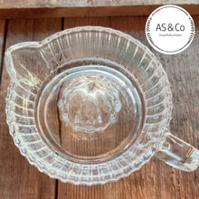 Load image into Gallery viewer, Glass Manual Citrus Juicer