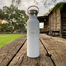 Load image into Gallery viewer, Stainless Steel Insulated 600ml Drink Bottle with Bamboo Top Screw Lid - White Powder Coated