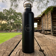 Load image into Gallery viewer, Stainless Steel Insulated 1000ml 1L Drink Bottle with Bamboo Top Screw Lid - Black Powder Coated